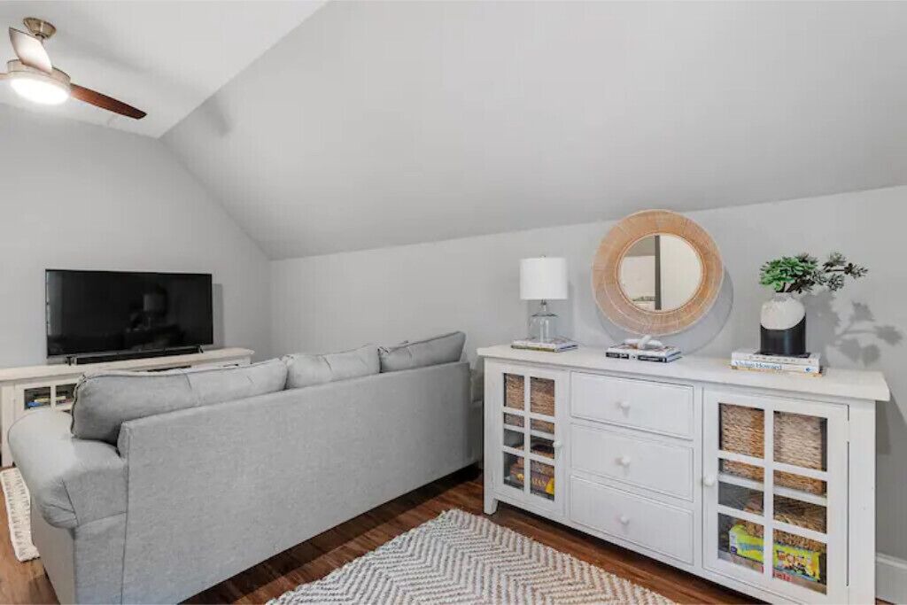 Photo of Livingroom in North Raleigh