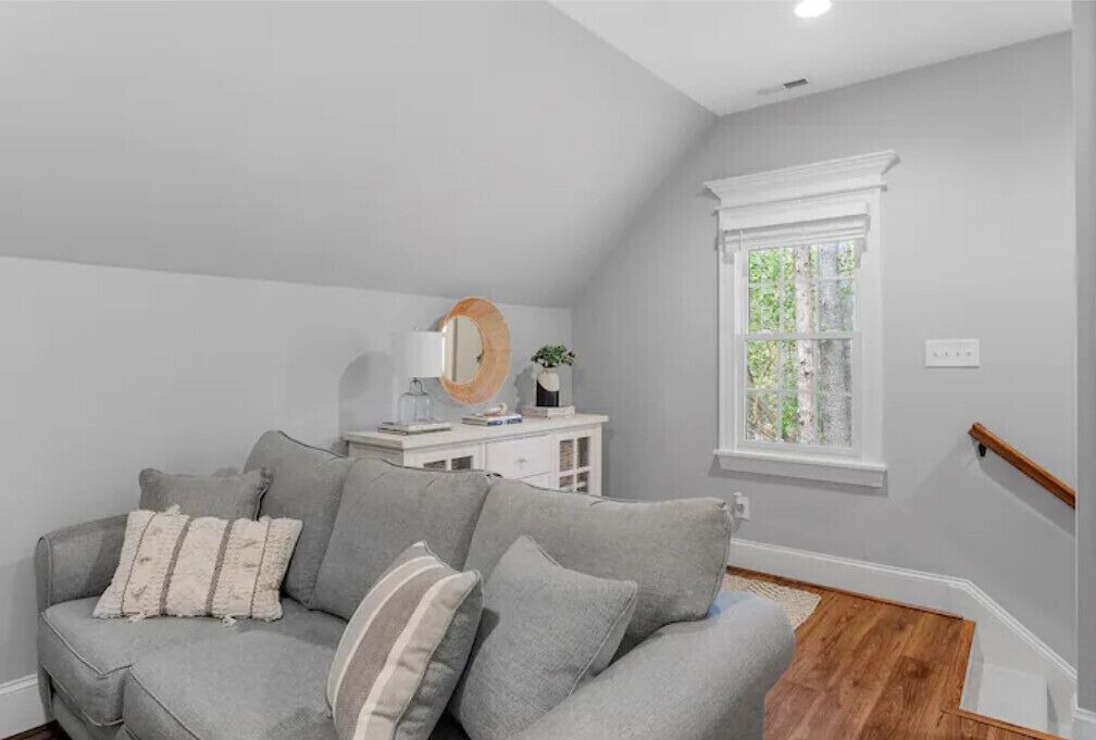 Photo of Livingroom in North Raleigh