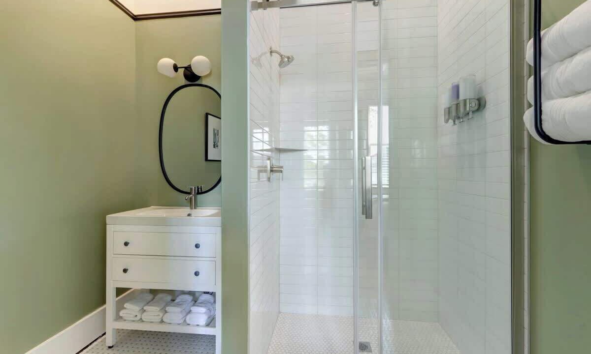 Photo of Bathroom in Old West Broad Neighborhood