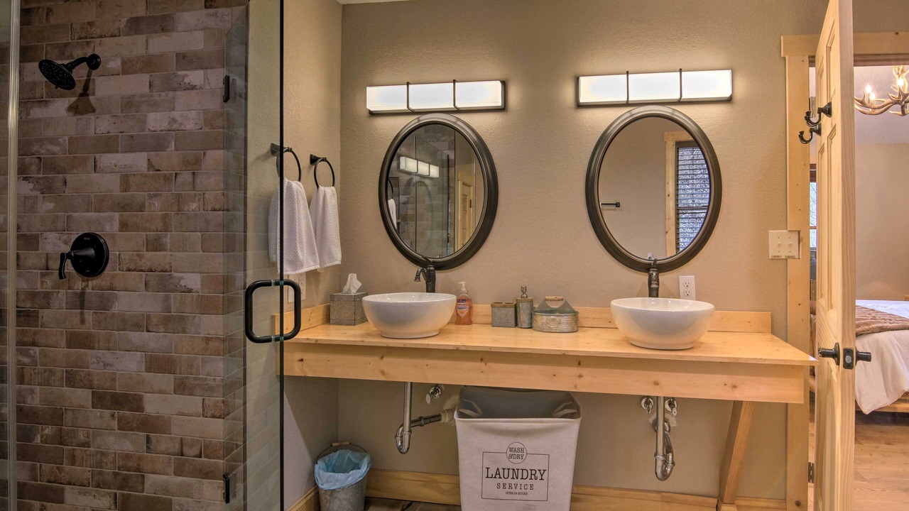 Photo of Bathroom in Marshall