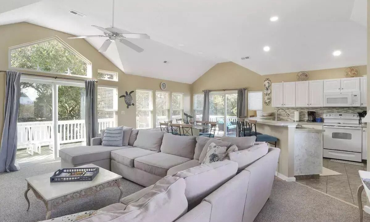 Photo of Bedroom in Monteray Shores