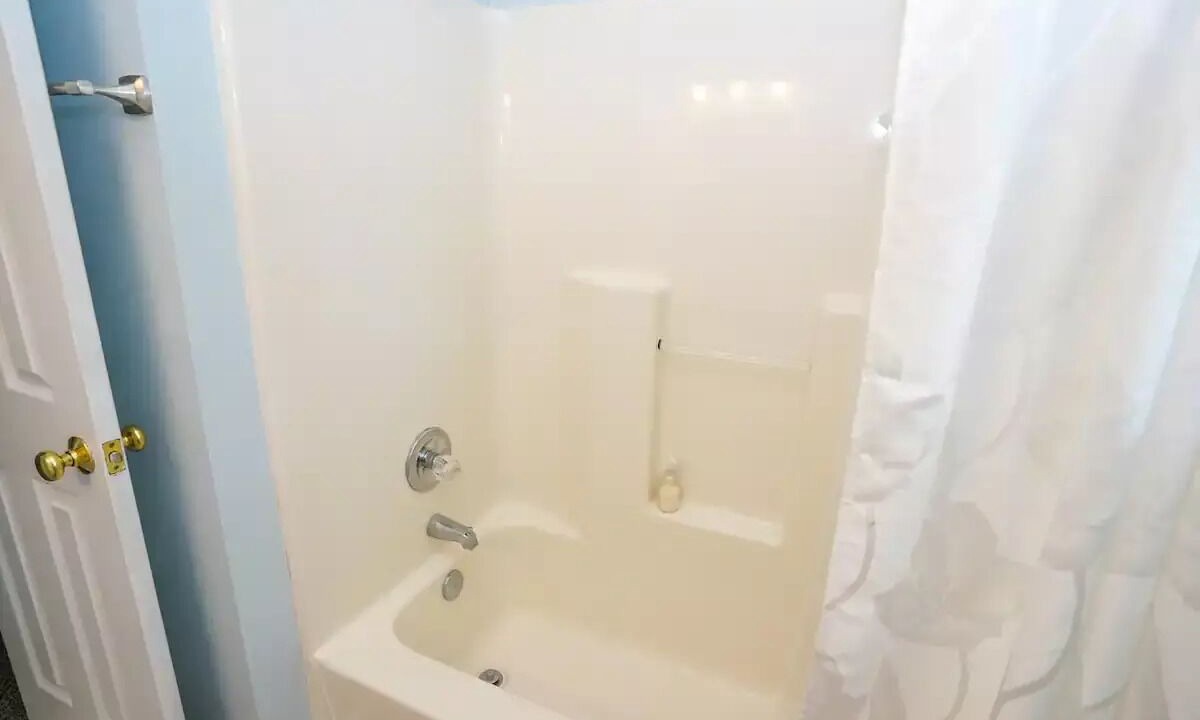 Photo of Bathroom in Monteray Shores
