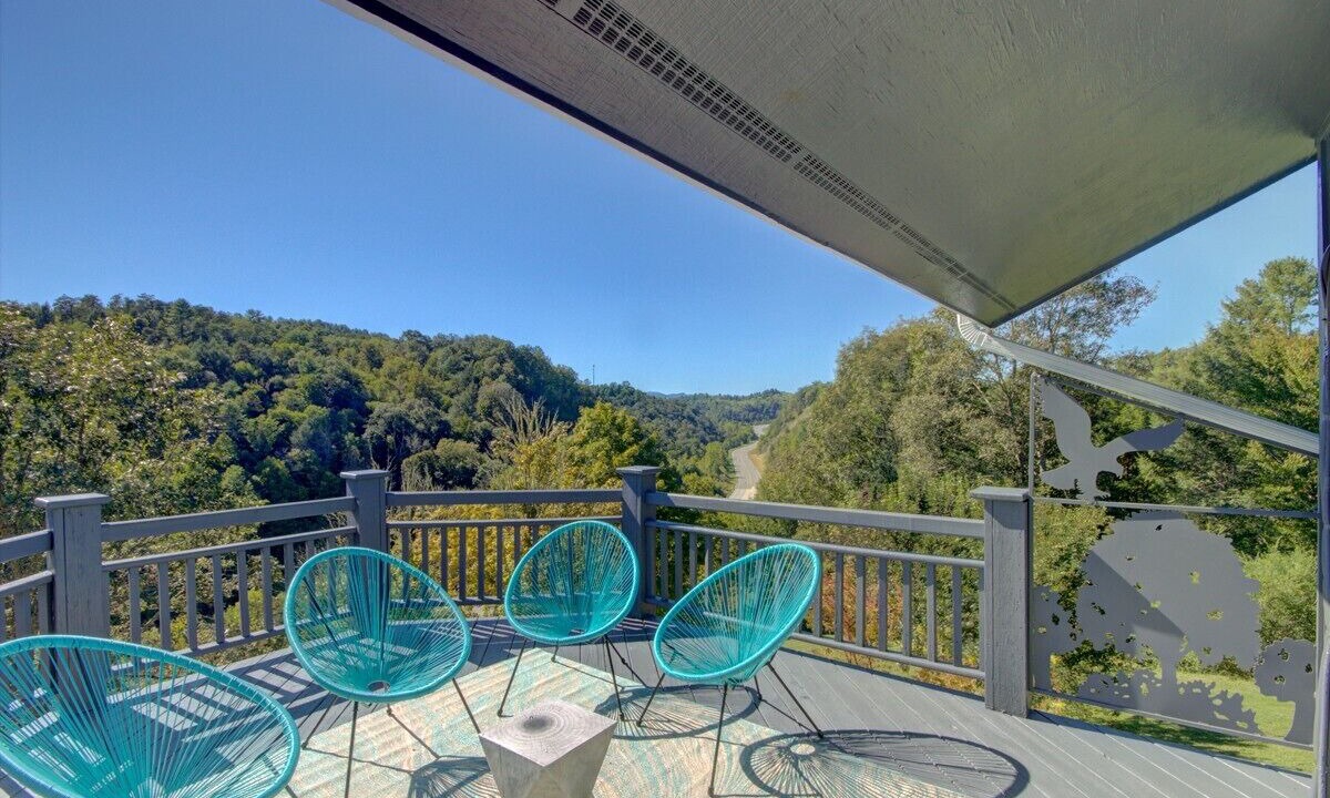 Photo of Patio Balcony in Weaverville