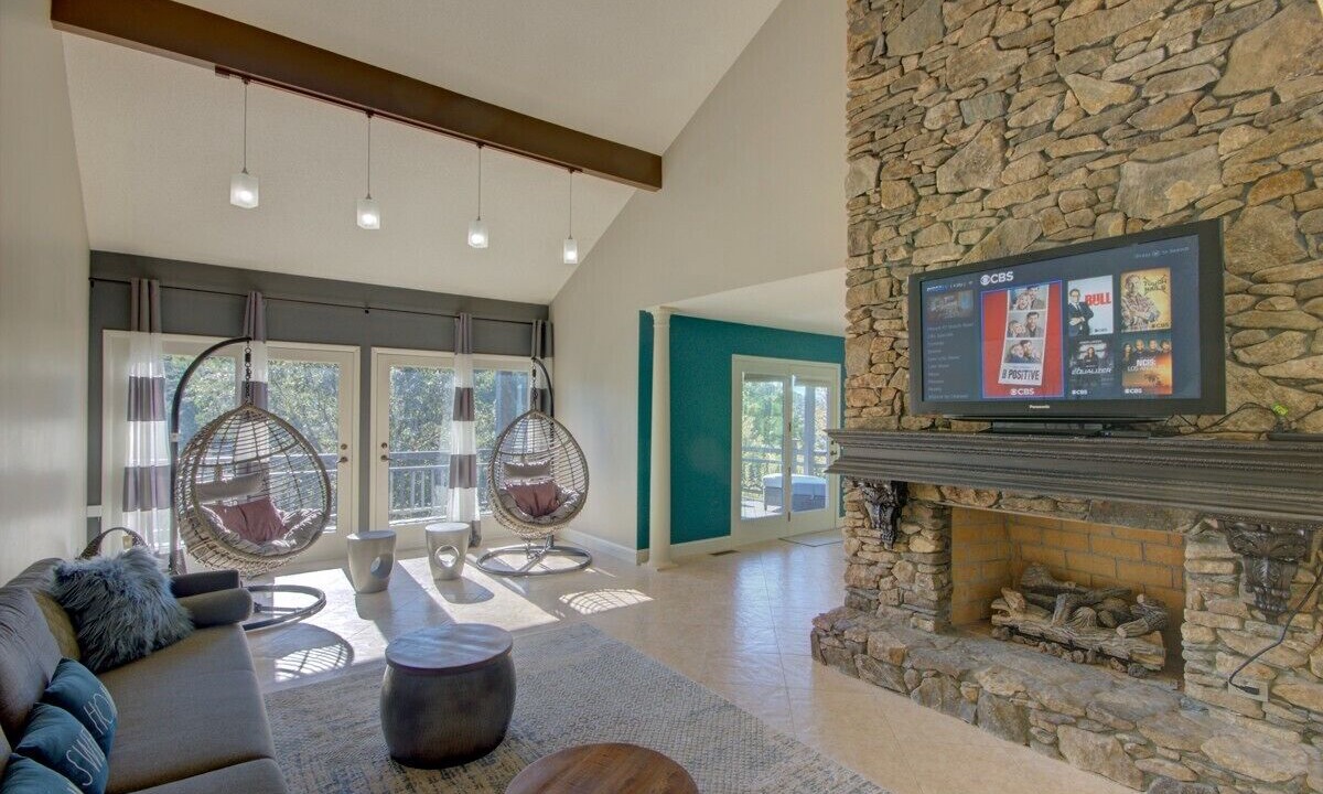 Photo of Livingroom in Weaverville