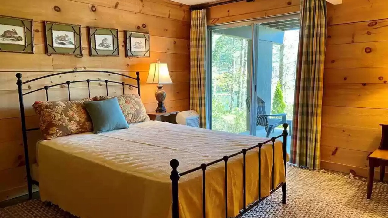 Photo of Bedroom in Lake Toxaway