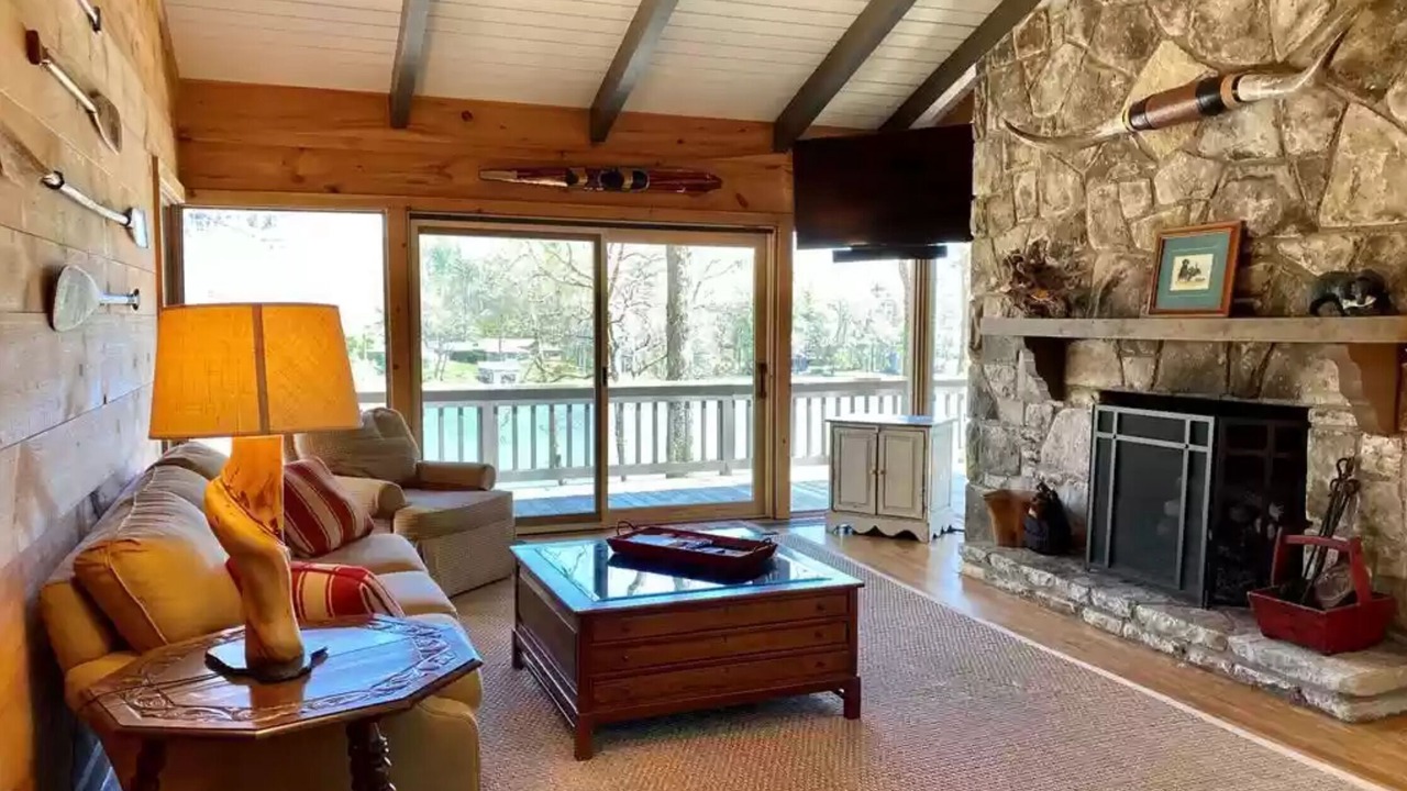 Photo of Livingroom in Lake Toxaway