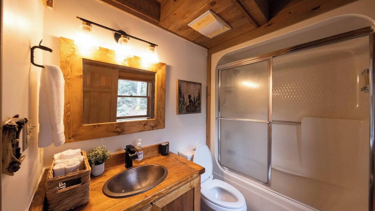 Photo of Bathroom in Todd