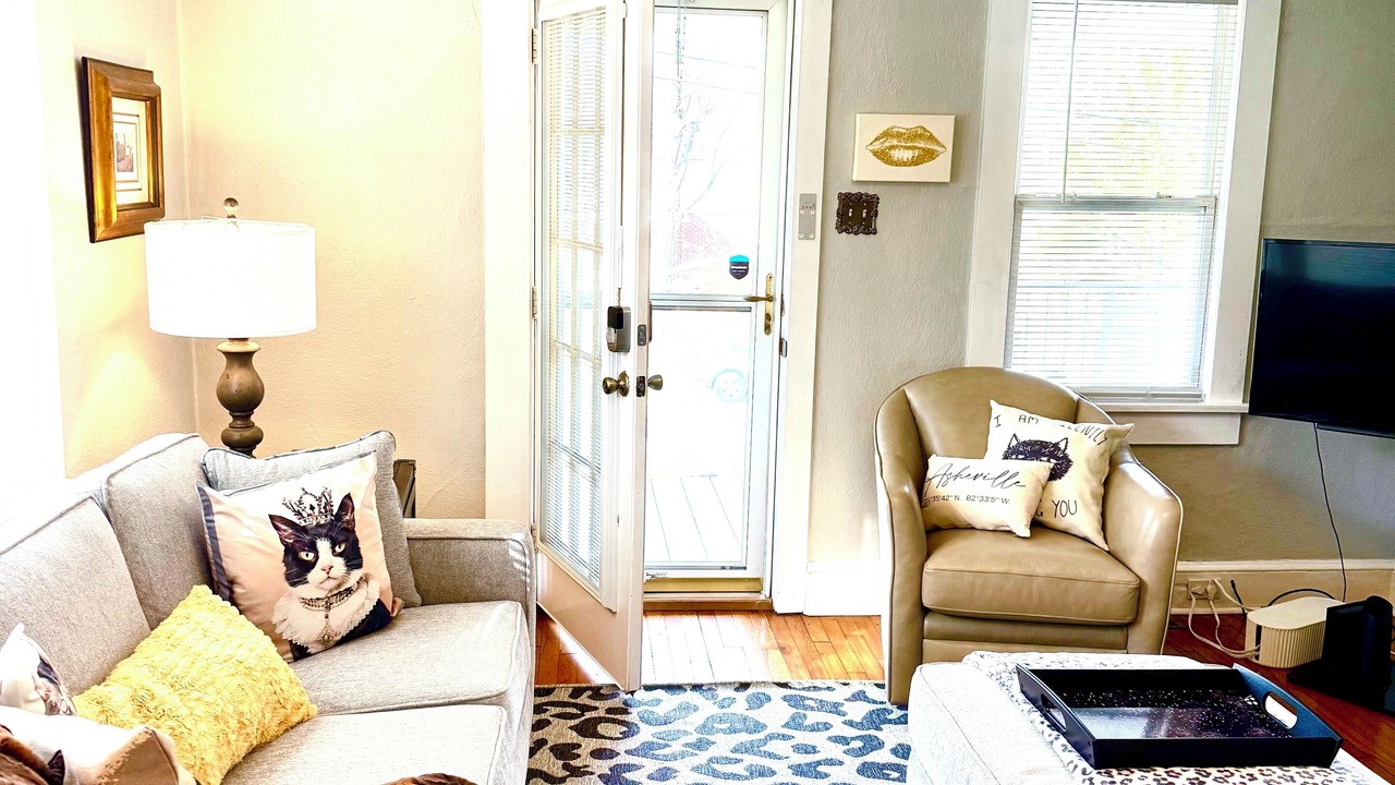 Photo of Livingroom in Woodfin