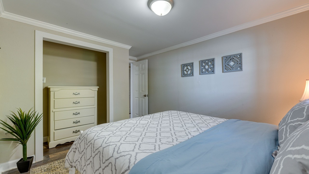 Photo of Bedroom in Southmont