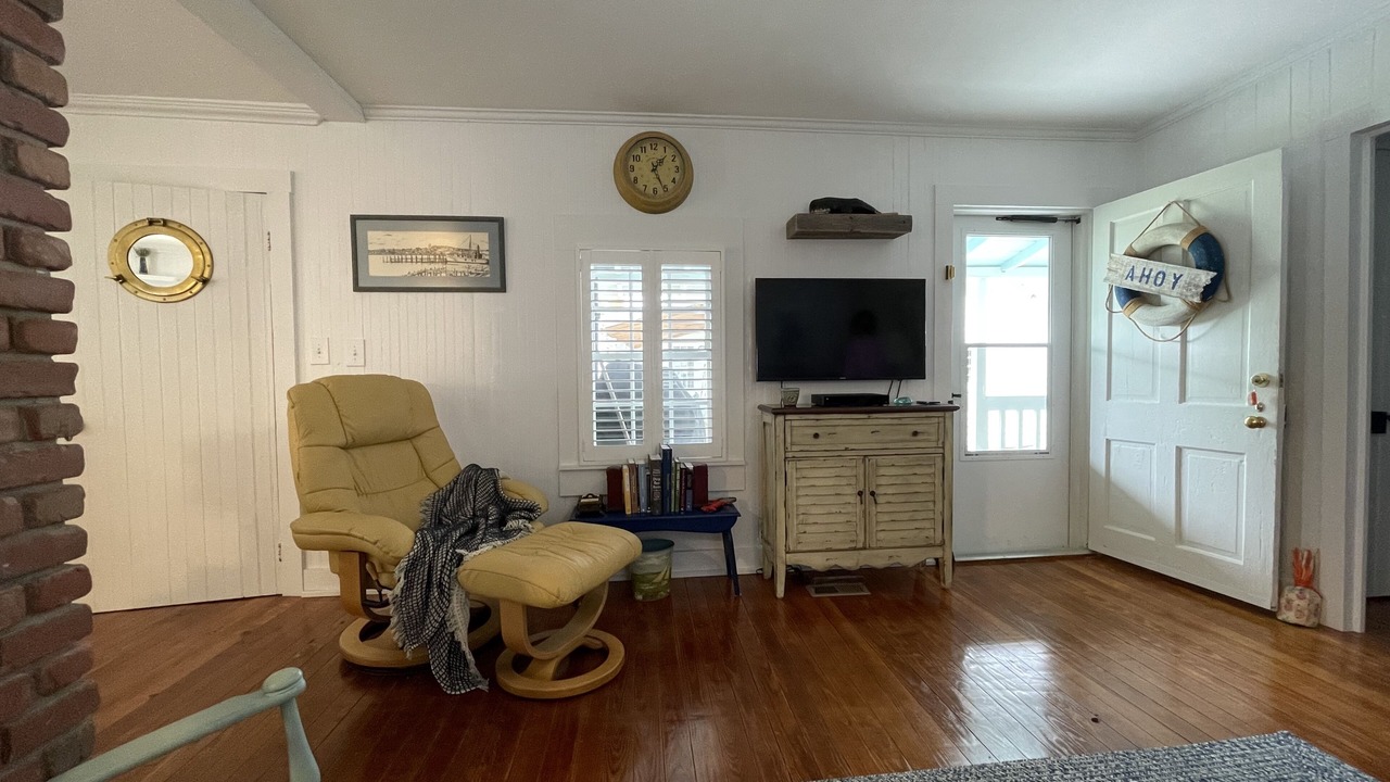 Photo of Livingroom in Swansboro