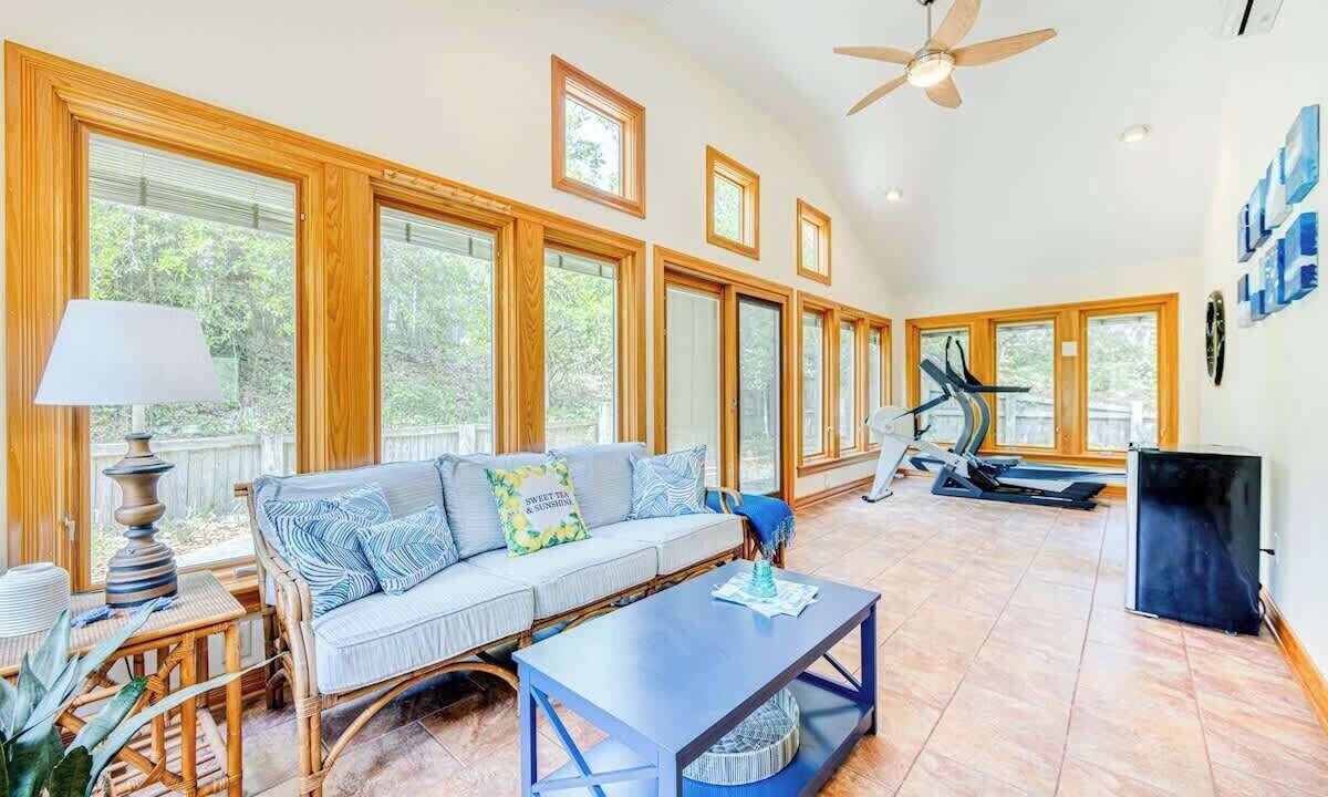 Photo of Livingroom in Southern Shores