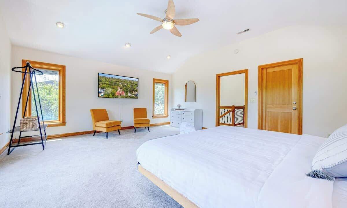 Photo of Bedroom in Southern Shores