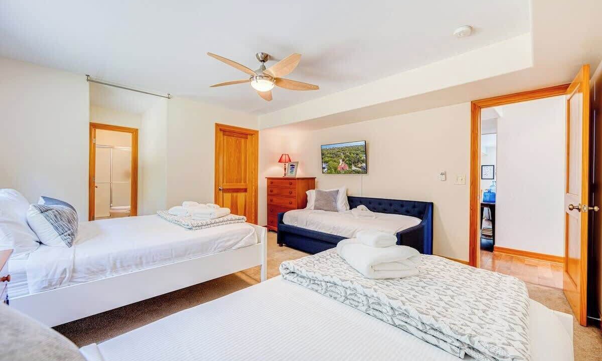 Photo of Bedroom in Southern Shores