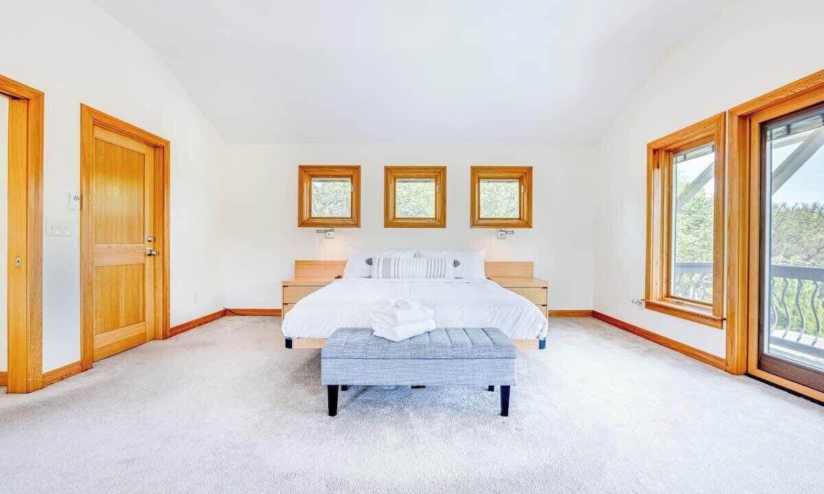 Photo of Bedroom in Southern Shores