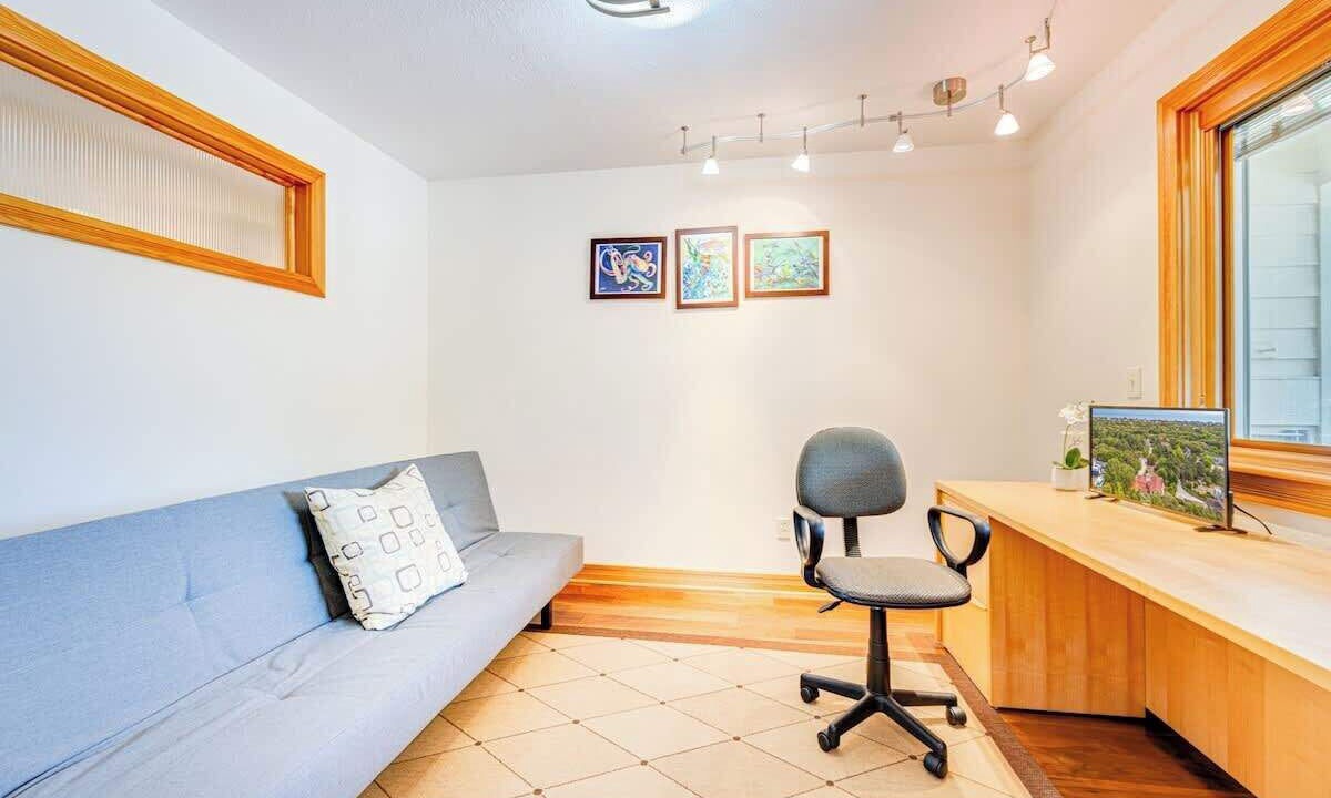 Photo of Livingroom in Southern Shores