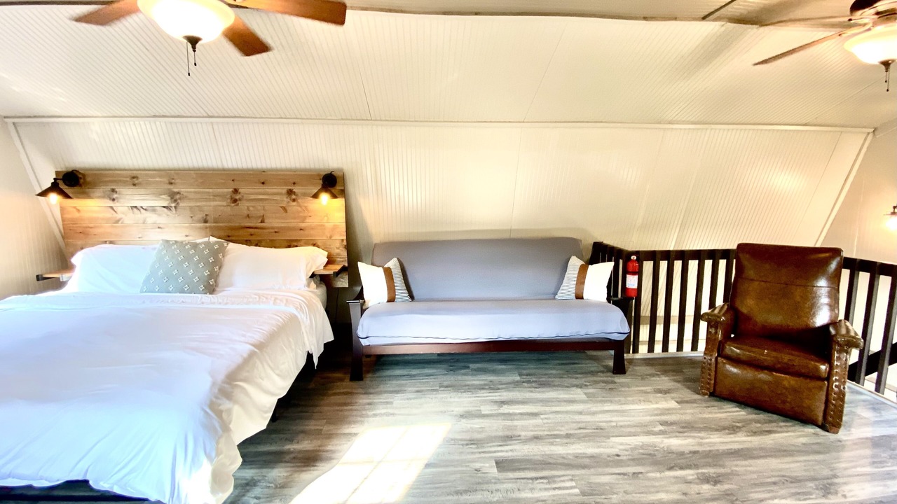 Photo of Bedroom in Barnardsville