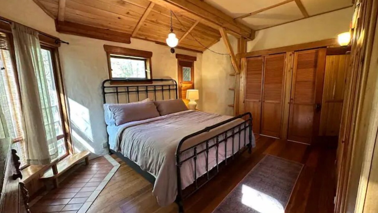 Photo of Bedroom in Burnsville