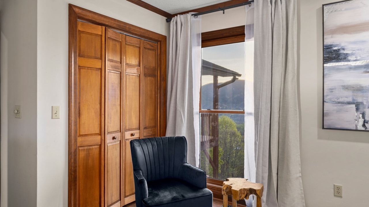 Photo of Livingroom in Canton