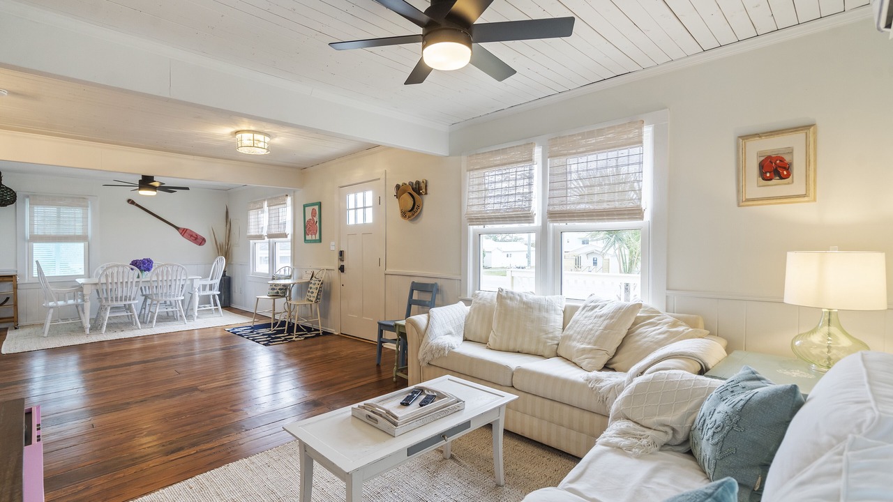 Photo of Livingroom in Surf City