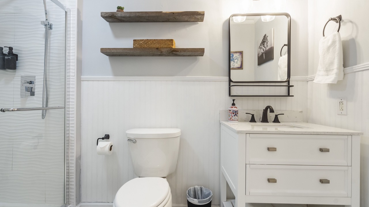 Photo of Bathroom in Surf City