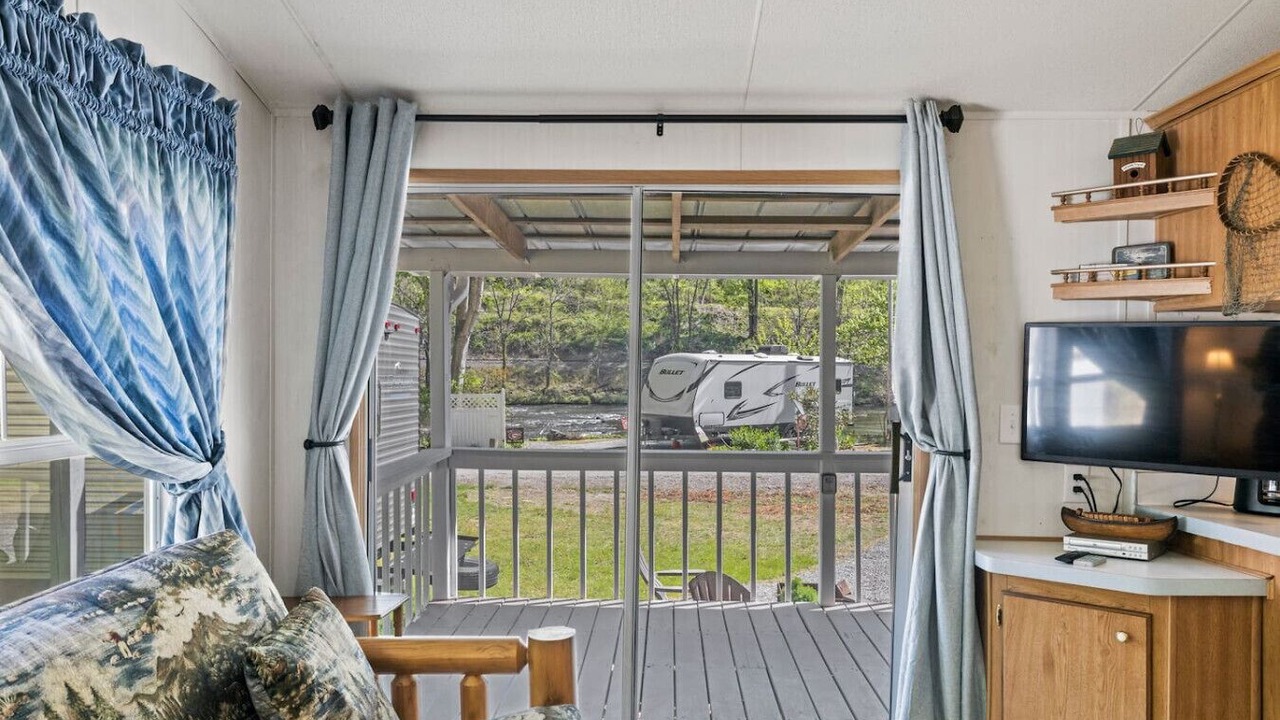 Photo of Livingroom in Sylva