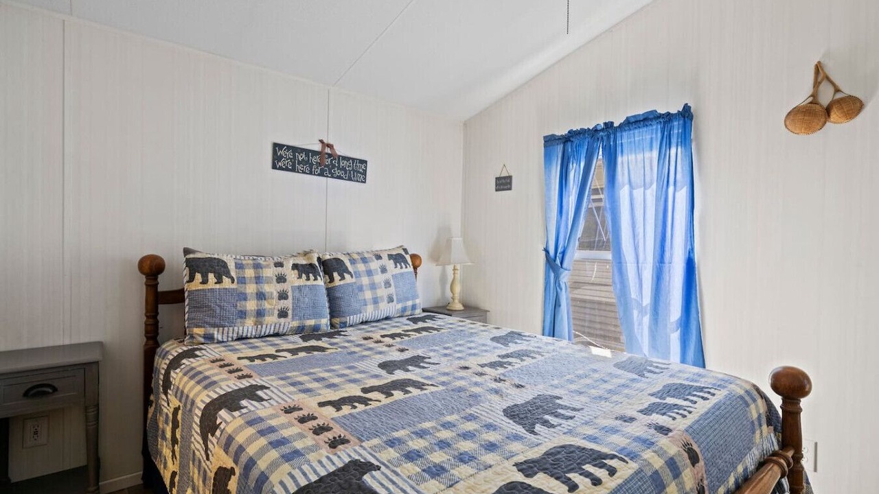 Photo of Bedroom in Sylva