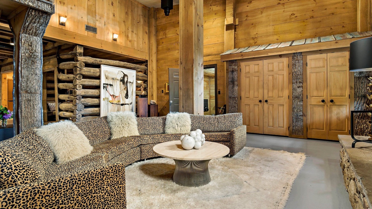 Photo of Livingroom in Weaverville