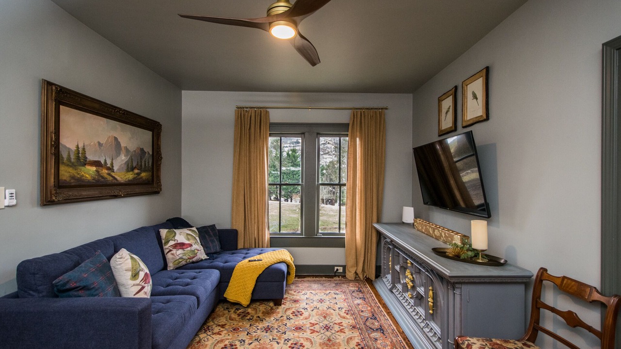 Photo of Bedroom in Hendersonville