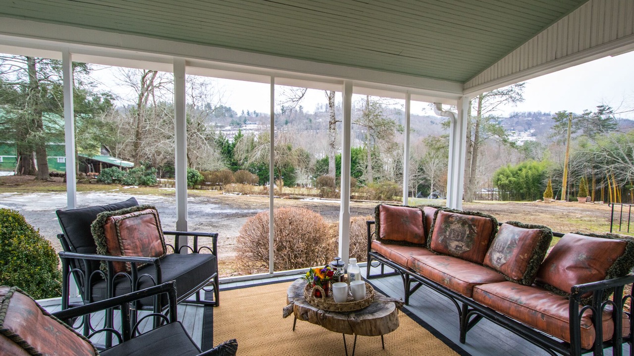 Photo of Outdoor in Hendersonville