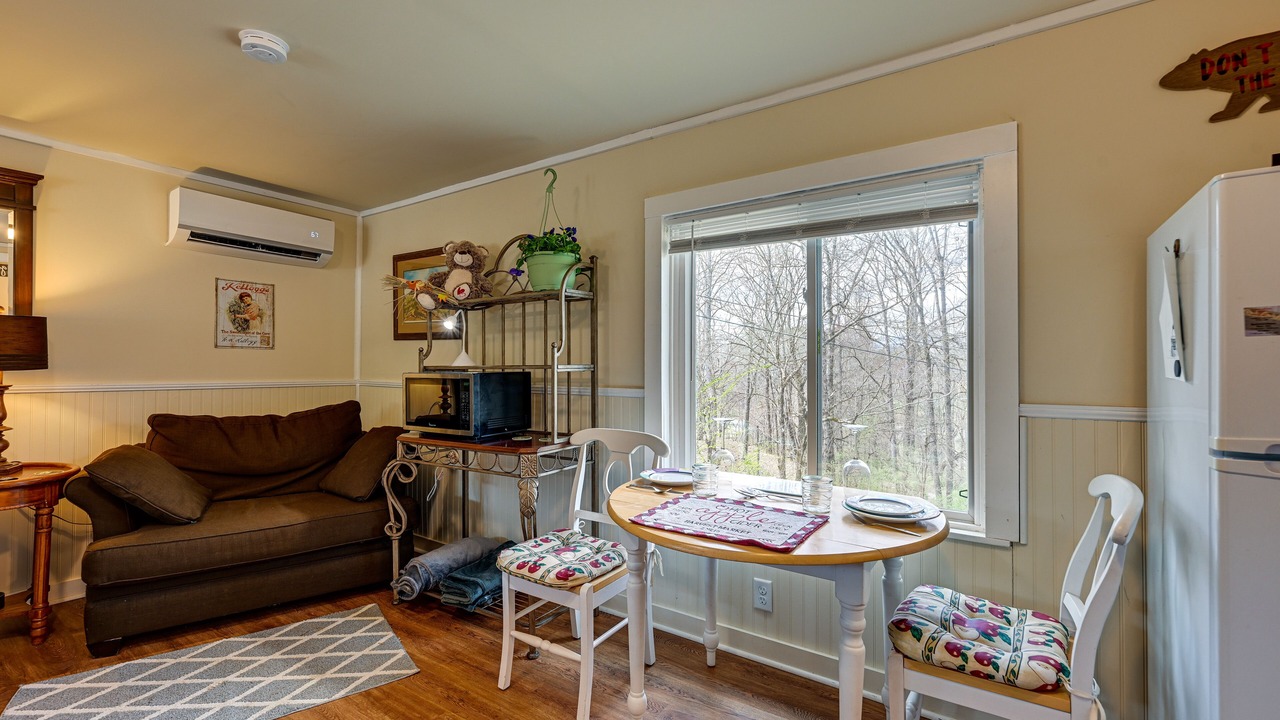 Photo of Livingroom in Qualla