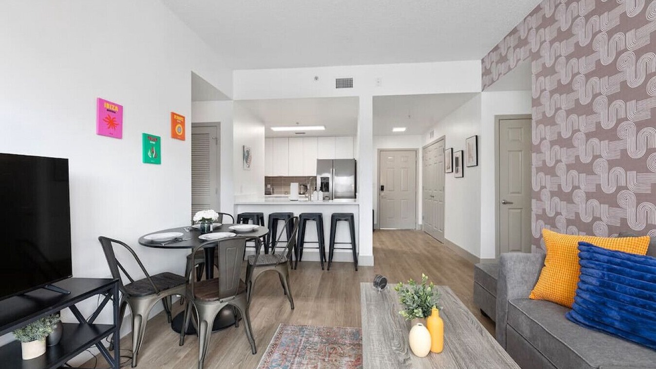 Photo of Livingroom in Charlotte Center City
