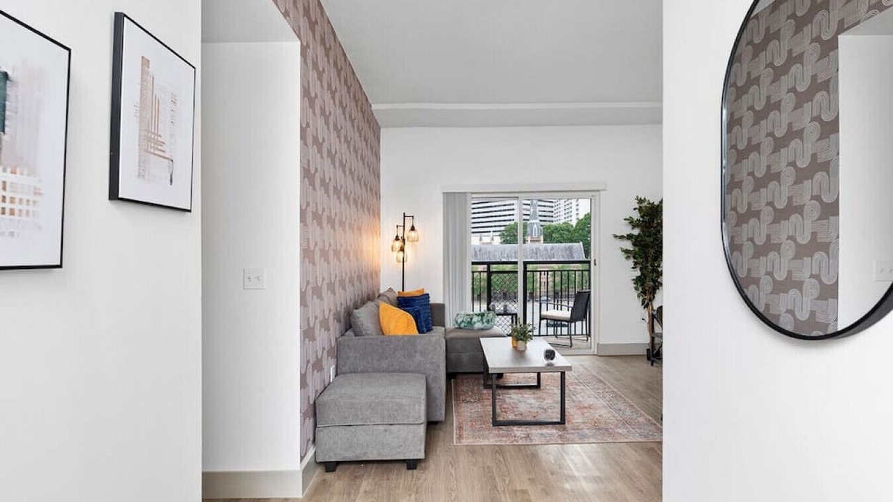 Photo of Livingroom in Charlotte Center City