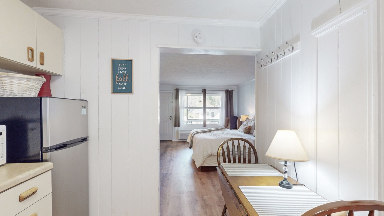 Photo of Bedroom in Flat Rock
