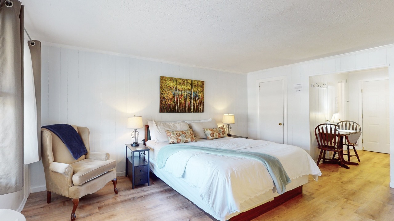 Photo of Bedroom in Flat Rock