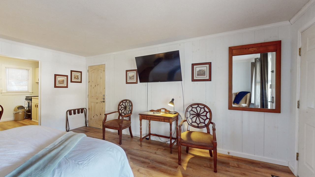 Photo of Bedroom in Flat Rock
