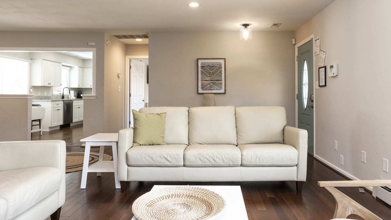 Photo of Livingroom in Northeast Virginia Beach