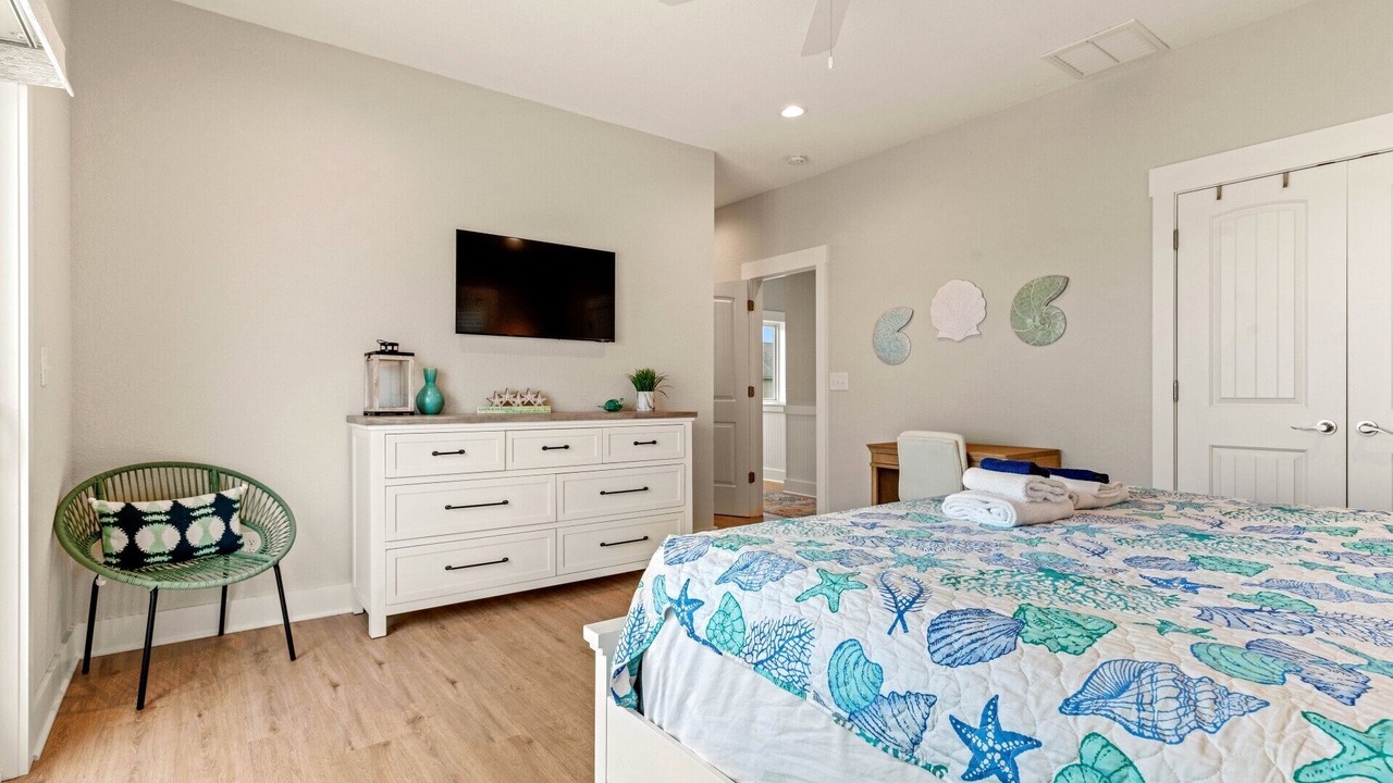 Photo of Bedroom in Manteo