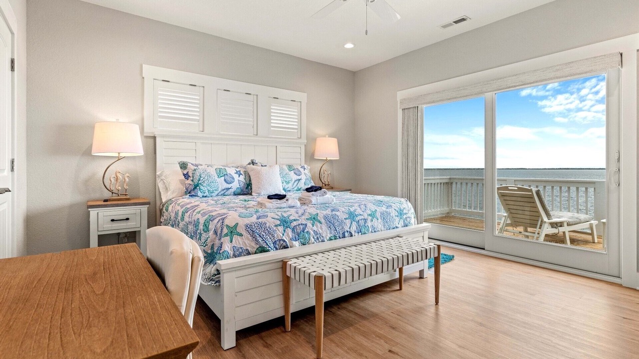 Photo of Bedroom in Manteo