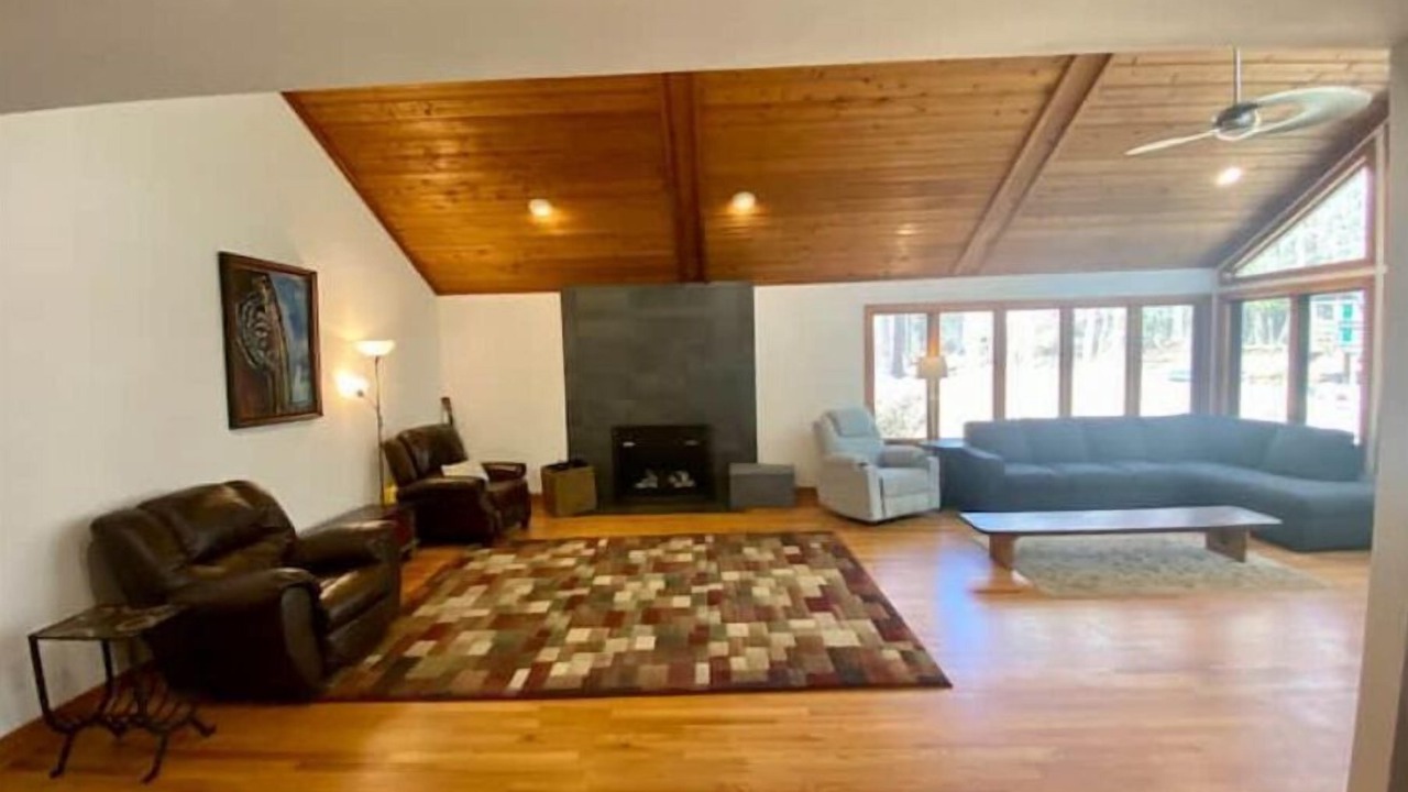 Photo of Livingroom in Chapel Hill