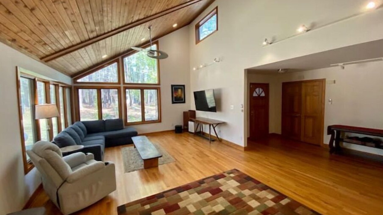 Photo of Livingroom in Chapel Hill