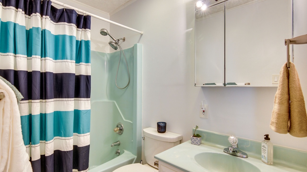 Photo of Bathroom in Ridgecrest