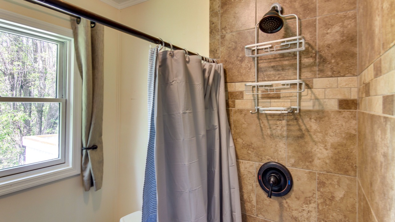 Photo of Bathroom in Ridgecrest