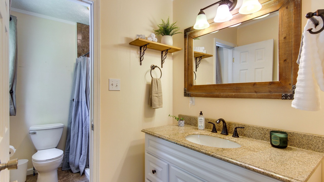 Photo of Bathroom in Ridgecrest