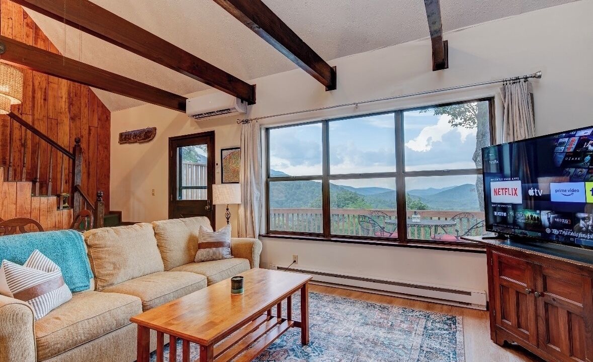 Photo of Livingroom in Burnsville