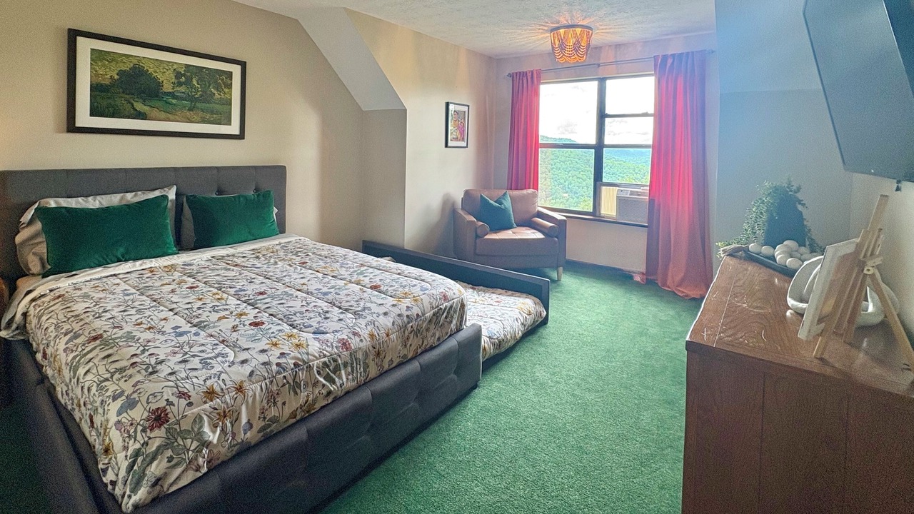 Photo of Bedroom in Burnsville