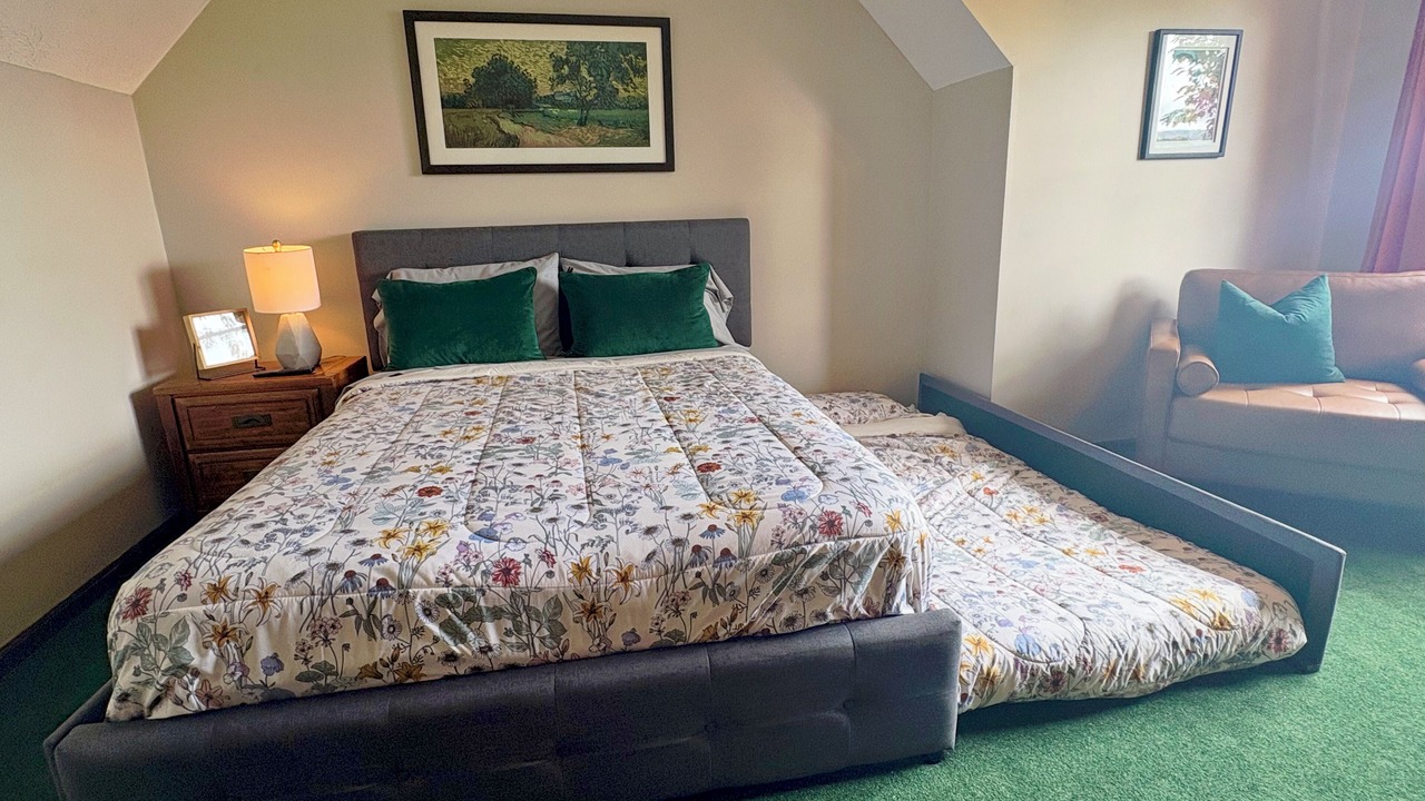 Photo of Bedroom in Burnsville