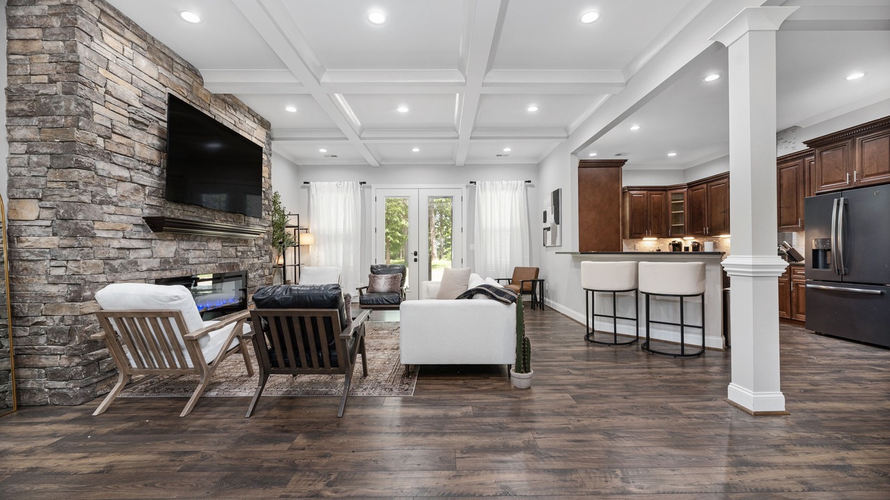 Photo of Livingroom in Weddington