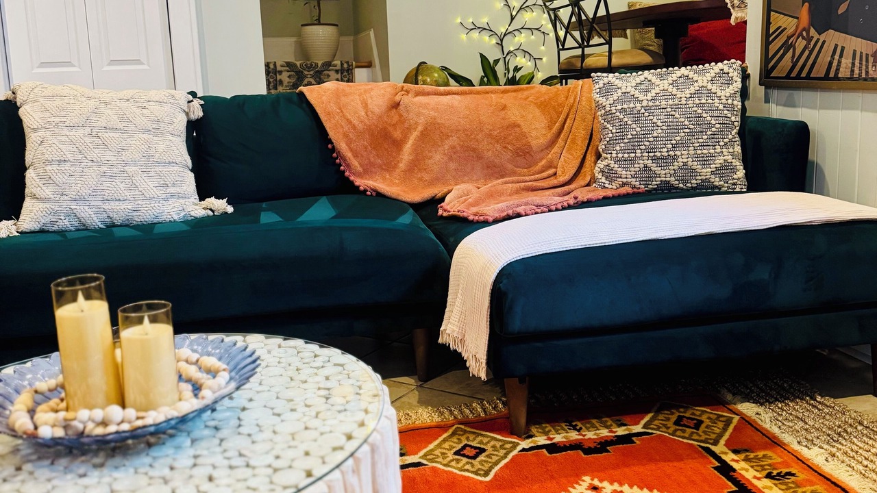Photo of Livingroom in Huston - Courtland
