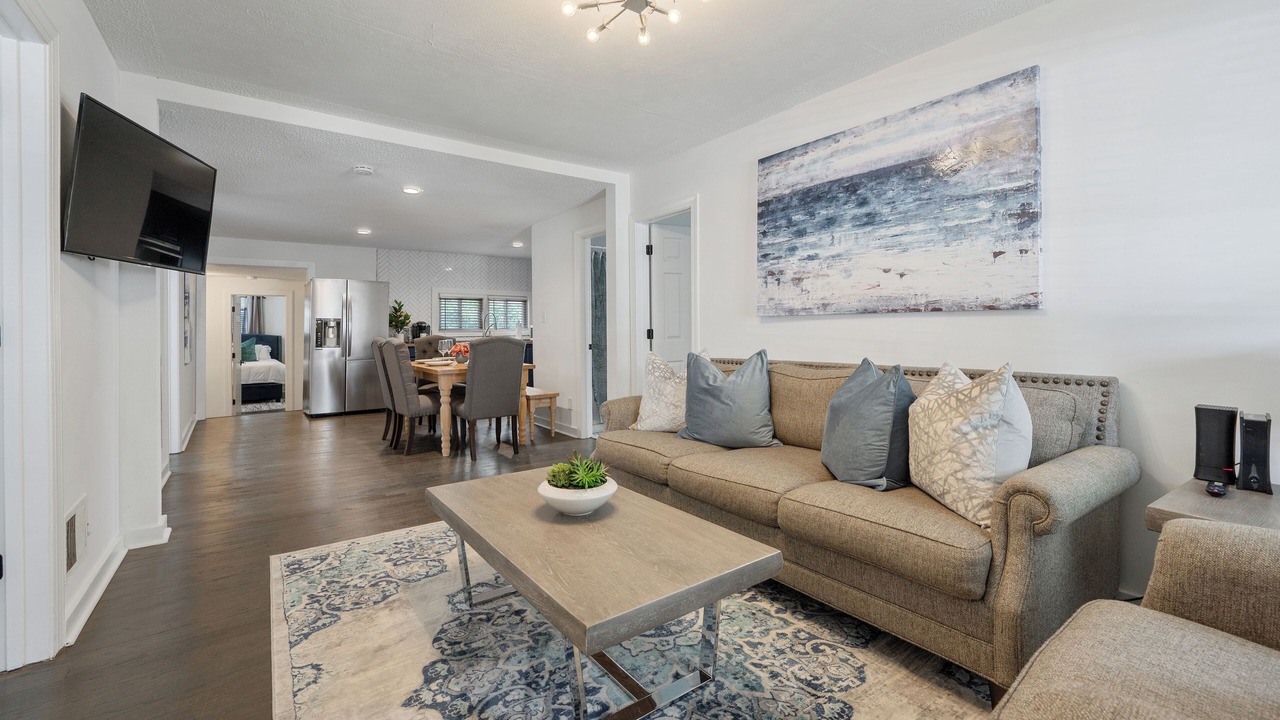 Photo of Livingroom in Downtown