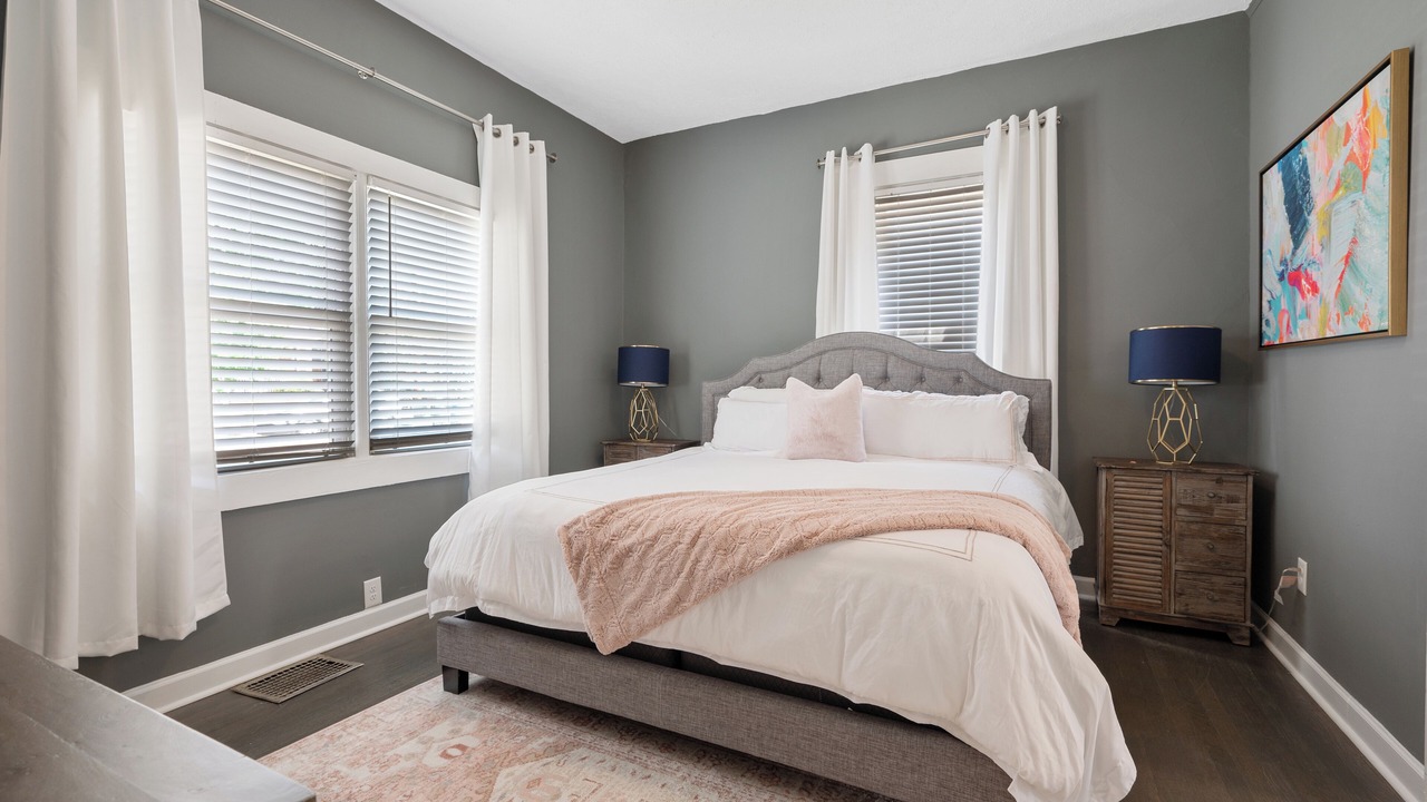Photo of Bedroom in Downtown